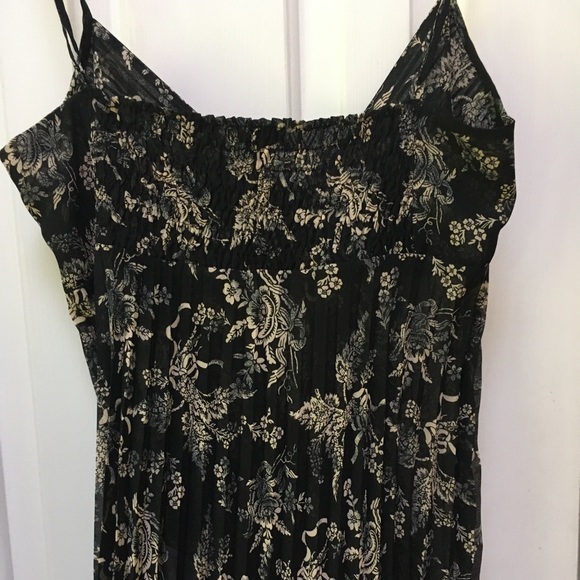 H&M pleated black & beige sheer print w/comfort fitted elastic back bodice panel - Picture 3 of 4